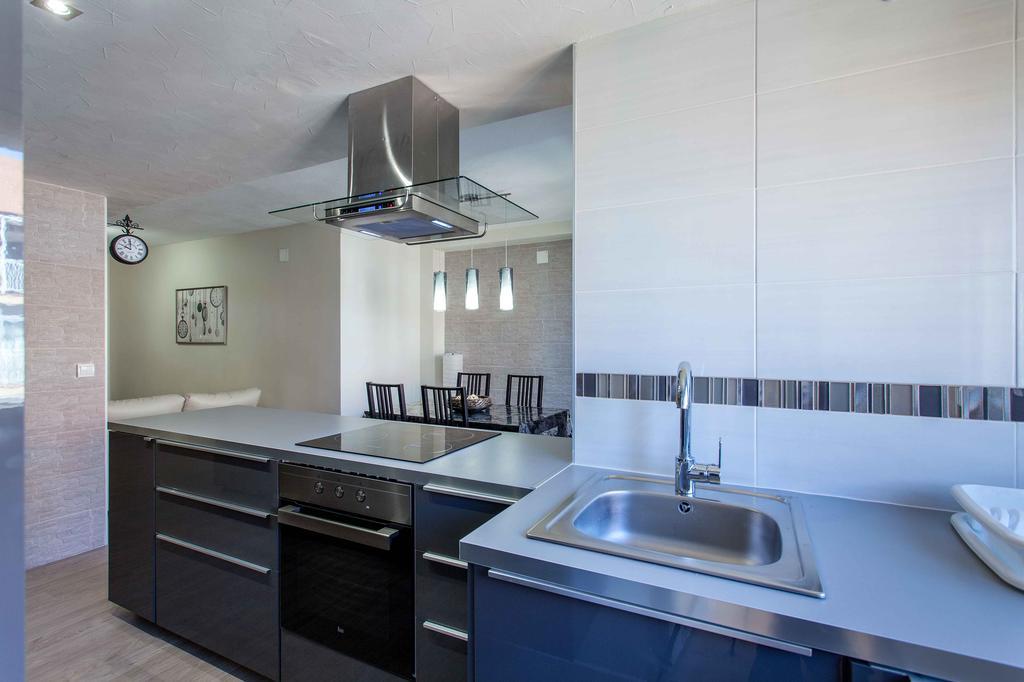 Apartment Malvarrosa Beach Cavite Valencia Exteriör bild
